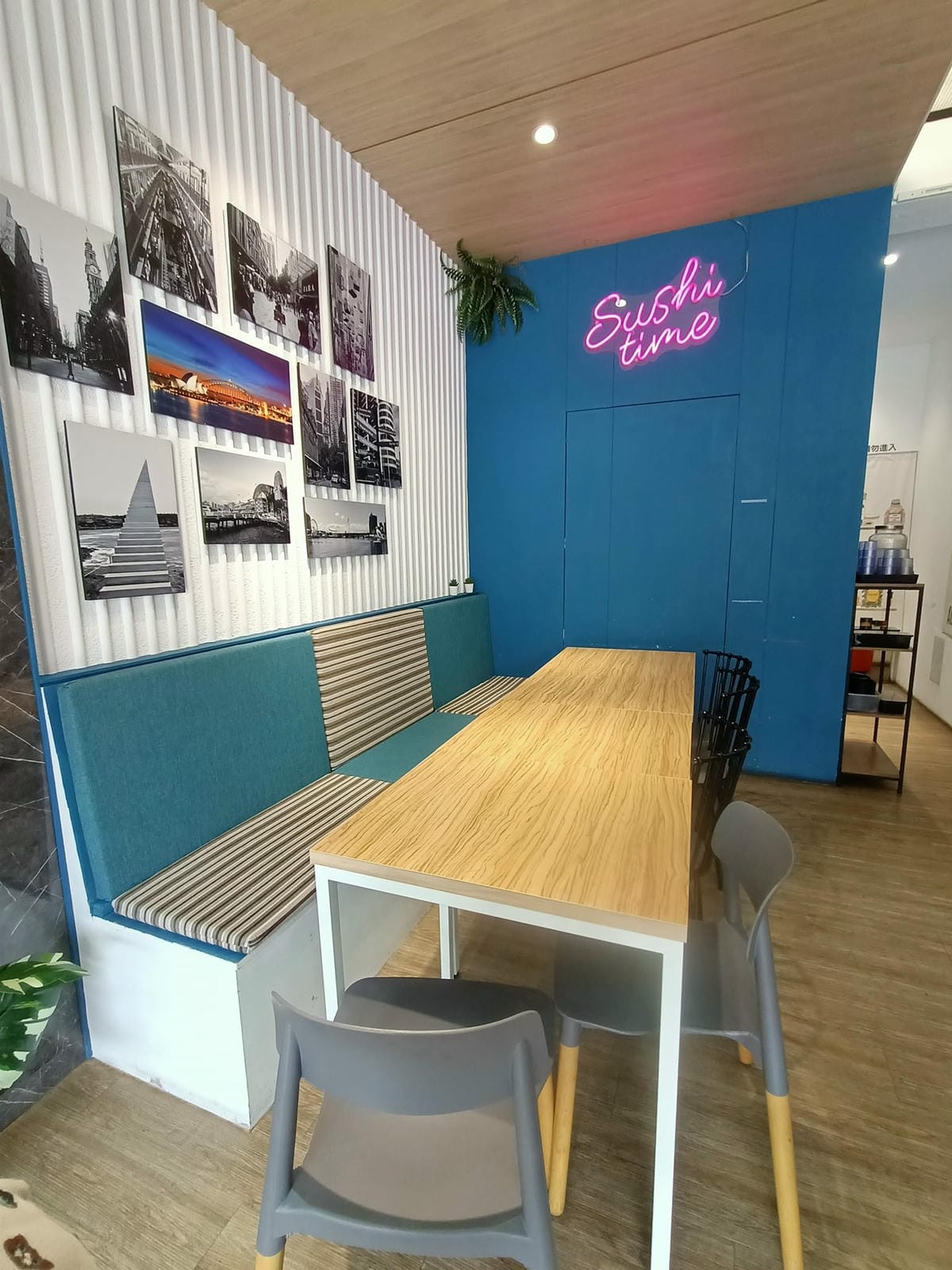 捲捲米Sushi Bar美式壽司-歡樂派對壽司餐盒(限外帶) 捲捲米Sushi Bar美式壽司-歡樂派對壽司餐盒(限外帶)