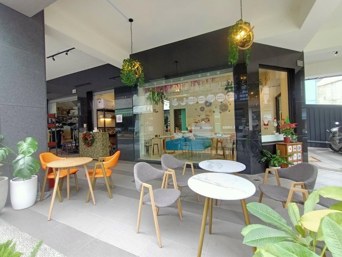 甜花窗雞蛋糕-有可愛萌店狗 甜花窗雞蛋糕-有可愛萌店狗