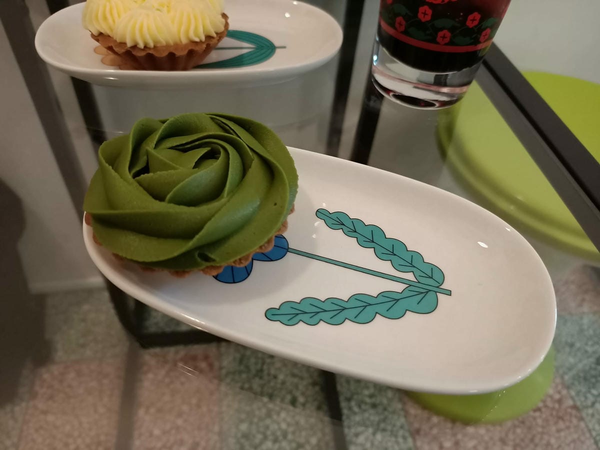 歪歪歪甜點-號稱花蓮地表最強蛋黃酥,來高雄展店