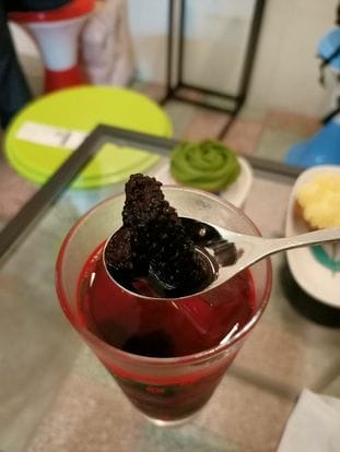 歪歪歪甜點-號稱花蓮地表最強蛋黃酥,來高雄展店