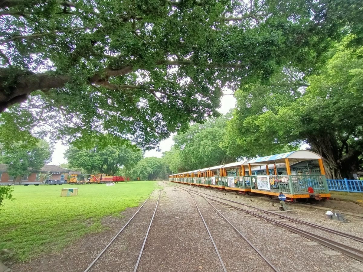 烏樹林糖廠-搭乘五分車體驗,適合親子遊