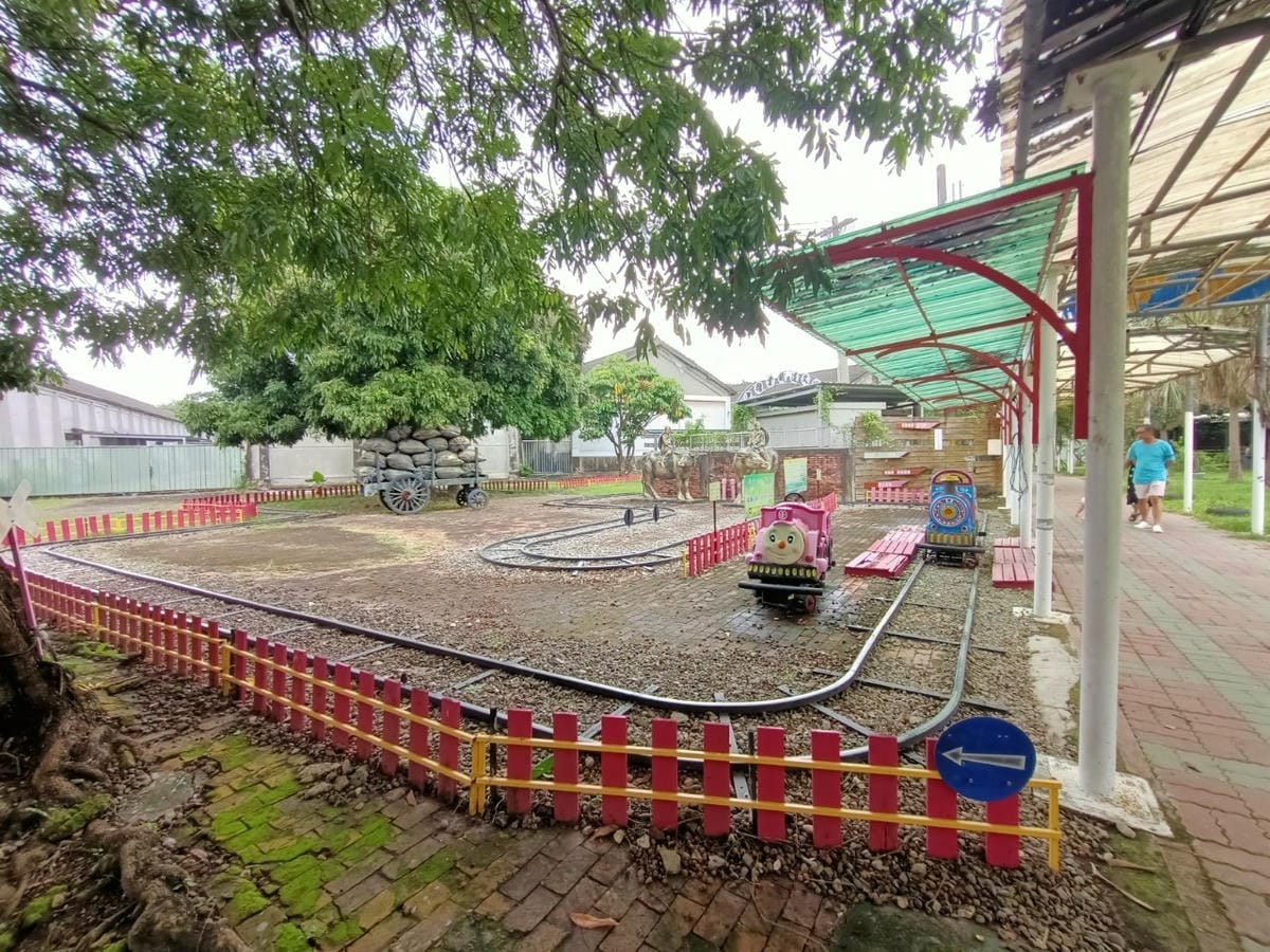 烏樹林糖廠-搭乘五分車體驗,適合親子遊