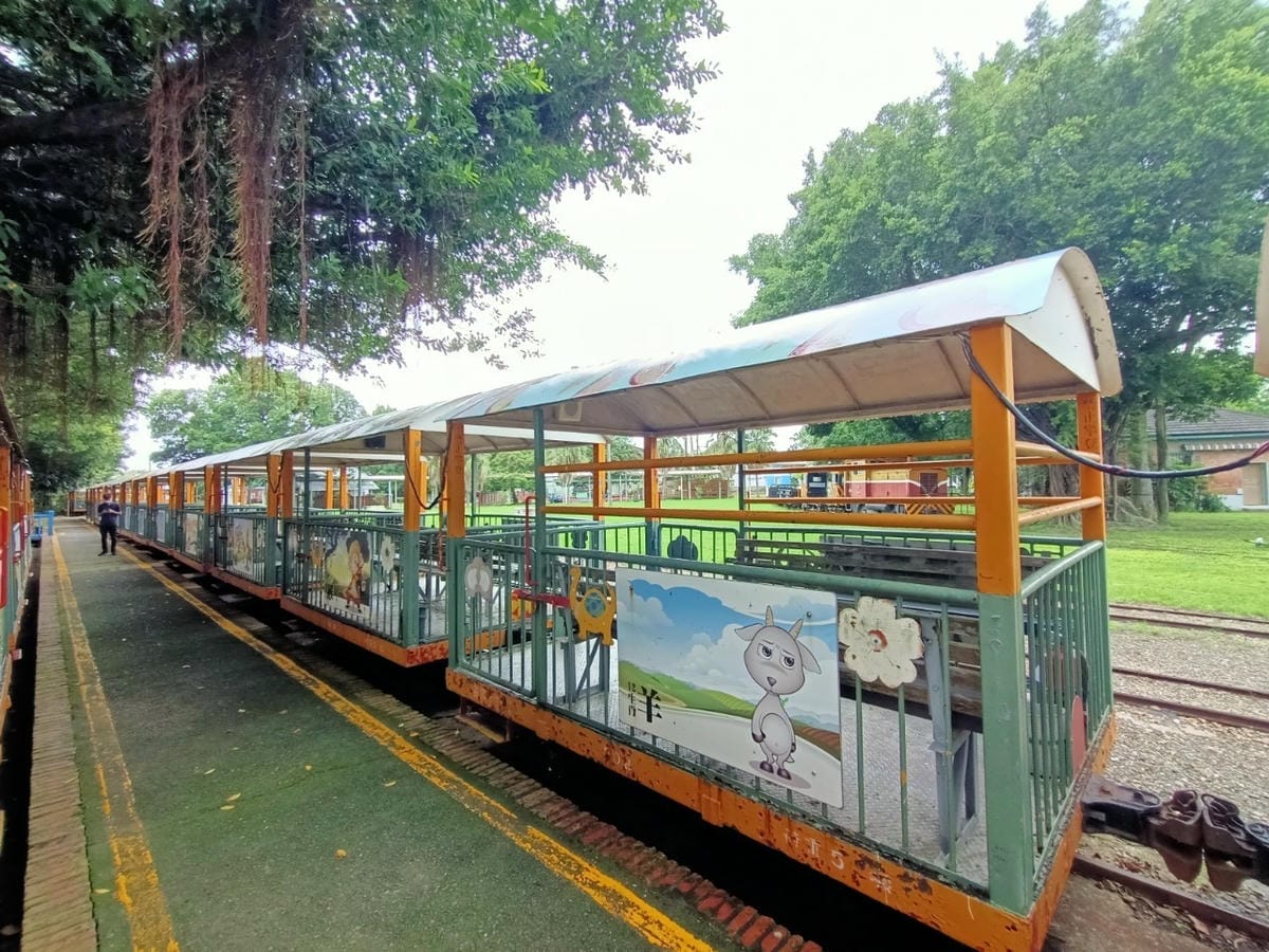 烏樹林糖廠-搭乘五分車體驗,適合親子遊