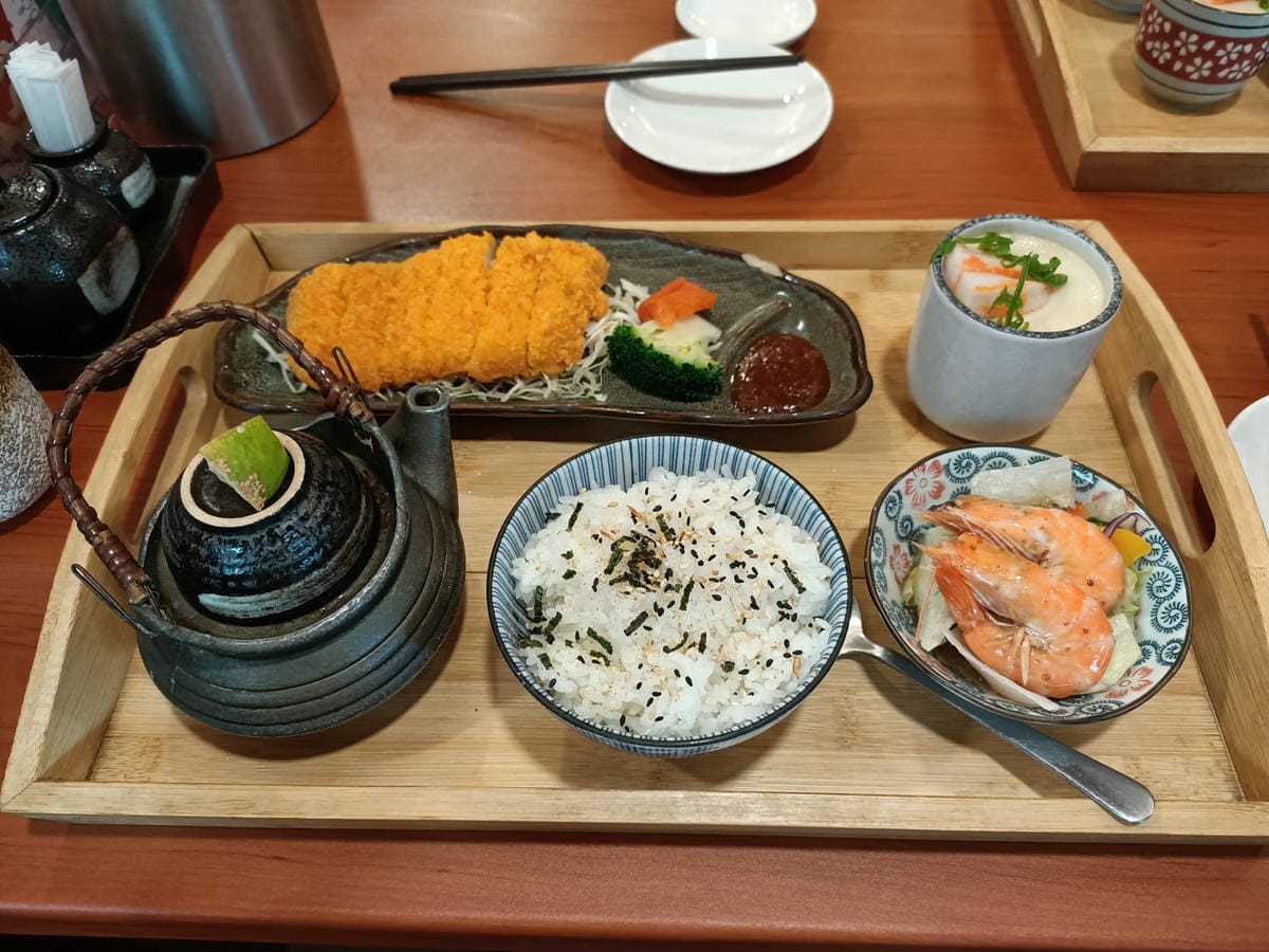 銀都日本料理-美味料理,連外帶的日式便當都好吃