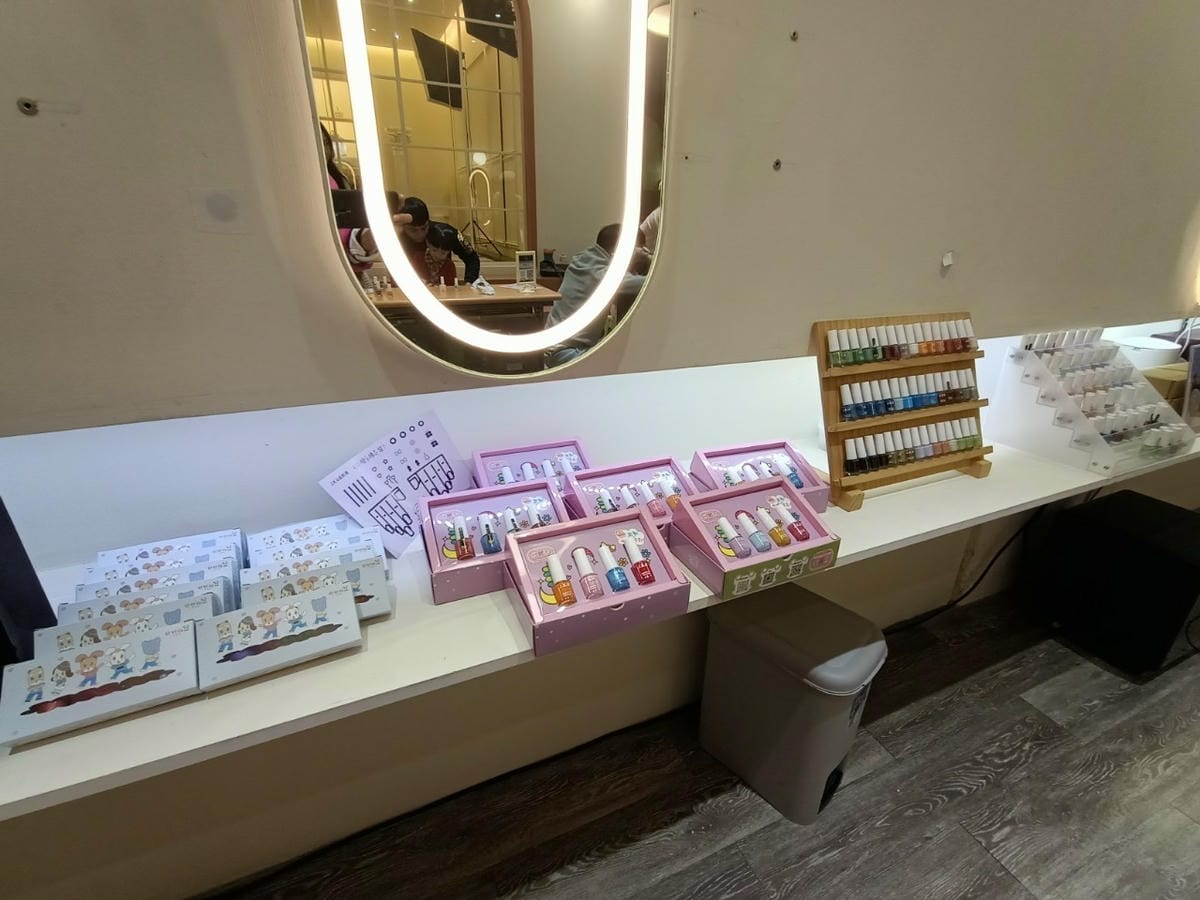 跟著哈媽去溜達-小小彩妝師25200202