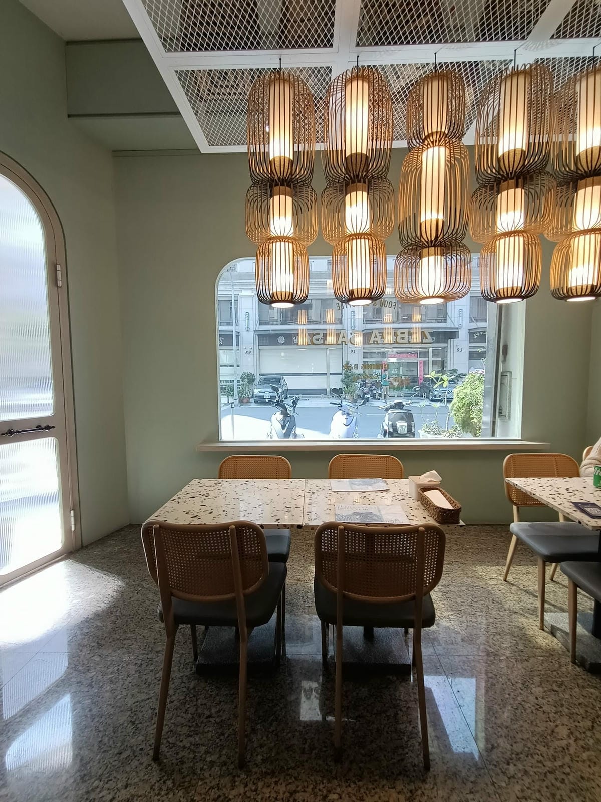 斑馬騷莎美義餐廳 52201