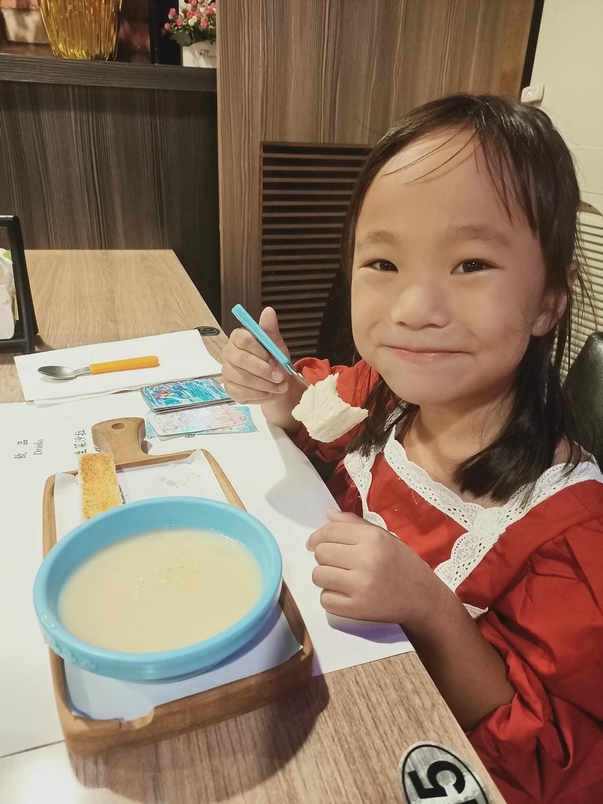 丹妮牛排-豐盛水果生菜沙拉,主餐堅持食材原味,每個細節都倍感
