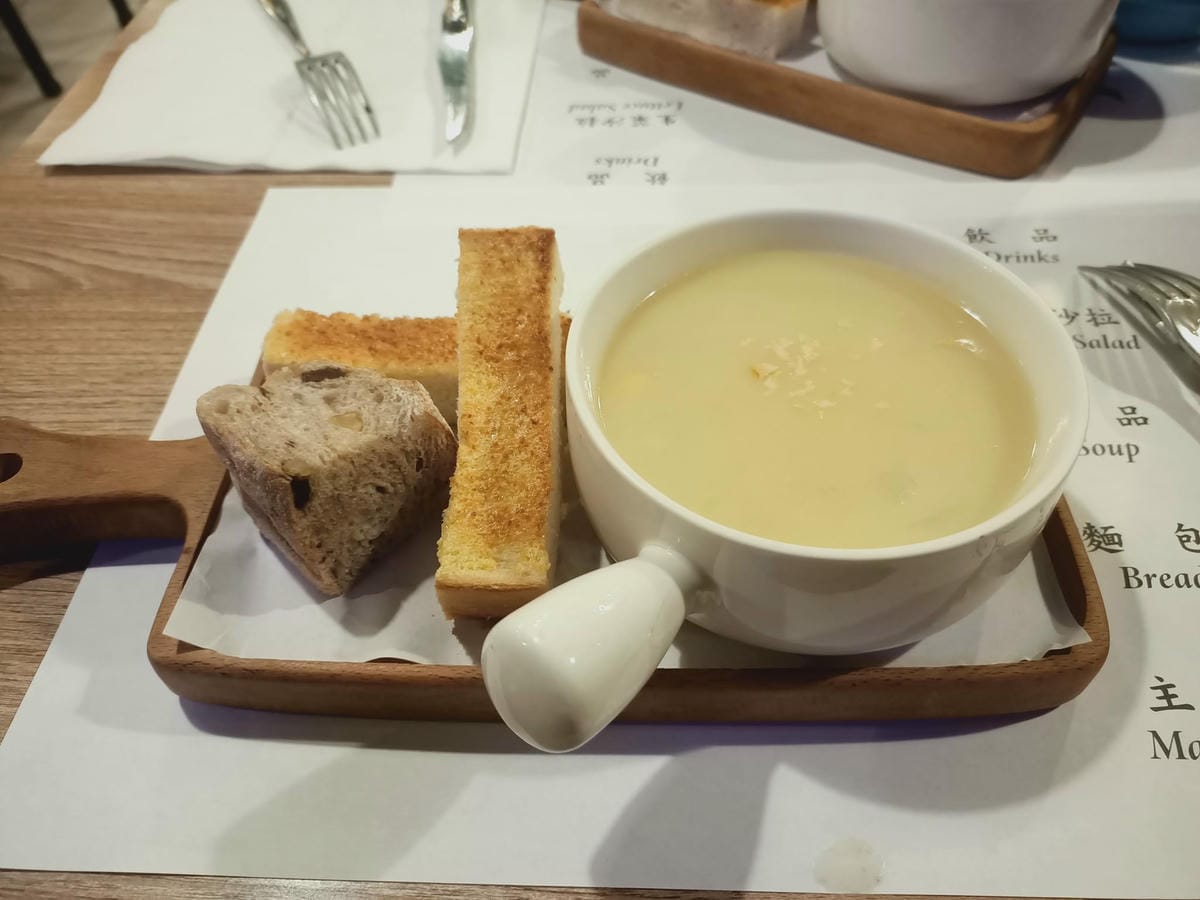 丹妮牛排-豐盛水果生菜沙拉,主餐堅持食材原味,每個細節都倍感