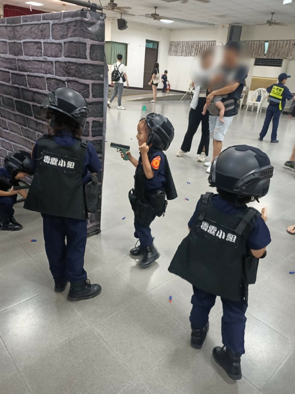 跟著哈媽去溜達-小小波力士 跟著哈媽去溜達-小小波力士