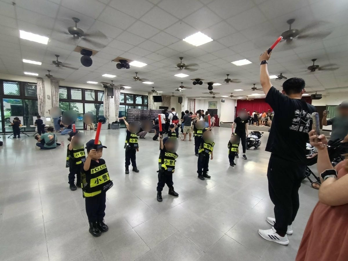 跟著哈媽去溜達-小小波力士 跟著哈媽去溜達-小小波力士