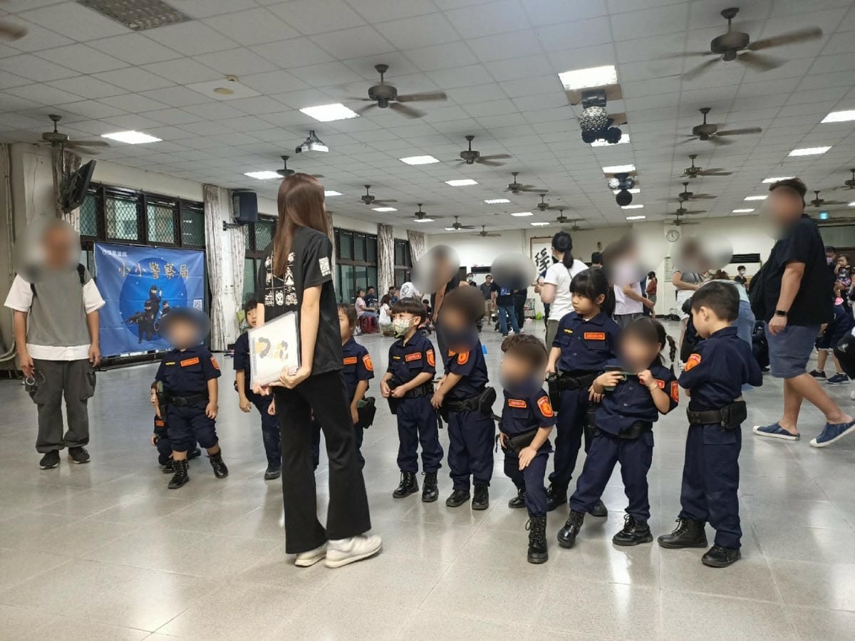 跟著哈媽去溜達-小小波力士 跟著哈媽去溜達-小小波力士