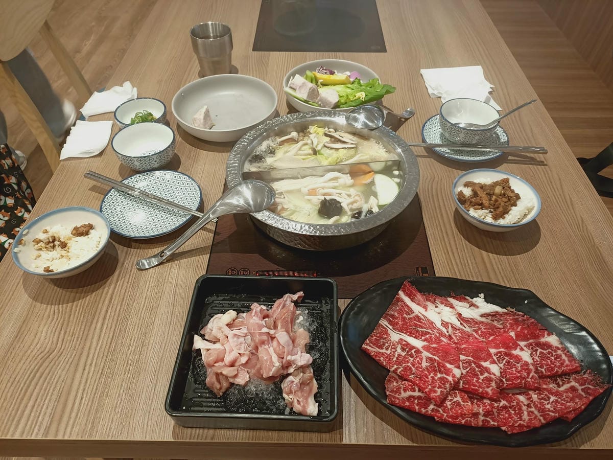 這一小鍋-服務好,還不錯吃,可惜限時90分有點趕!!!