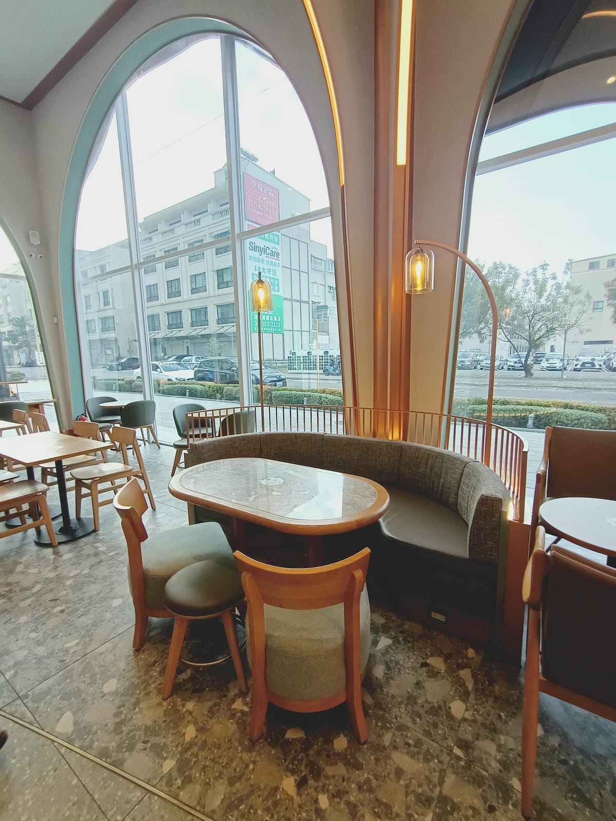 東橋星巴克-超美好拍,變成我們一家子約會好場所