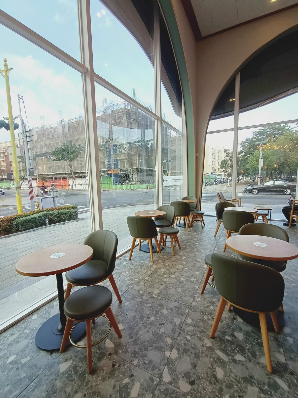 東橋星巴克-超美好拍,變成我們一家子約會好場所